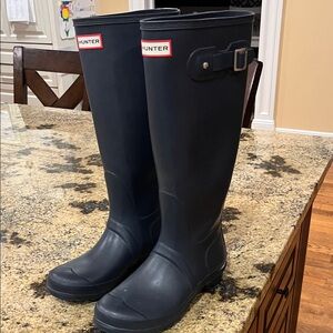 Hunter Tall women’s rain boots blue size 7